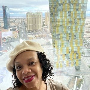 Meet your Posher, Velinda